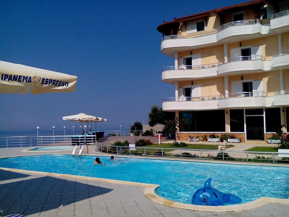 Hotel Vila Kafe Lukovë Zewnętrze zdjęcie