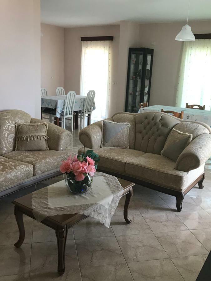 Hotel Vila Kafe Lukovë Zewnętrze zdjęcie